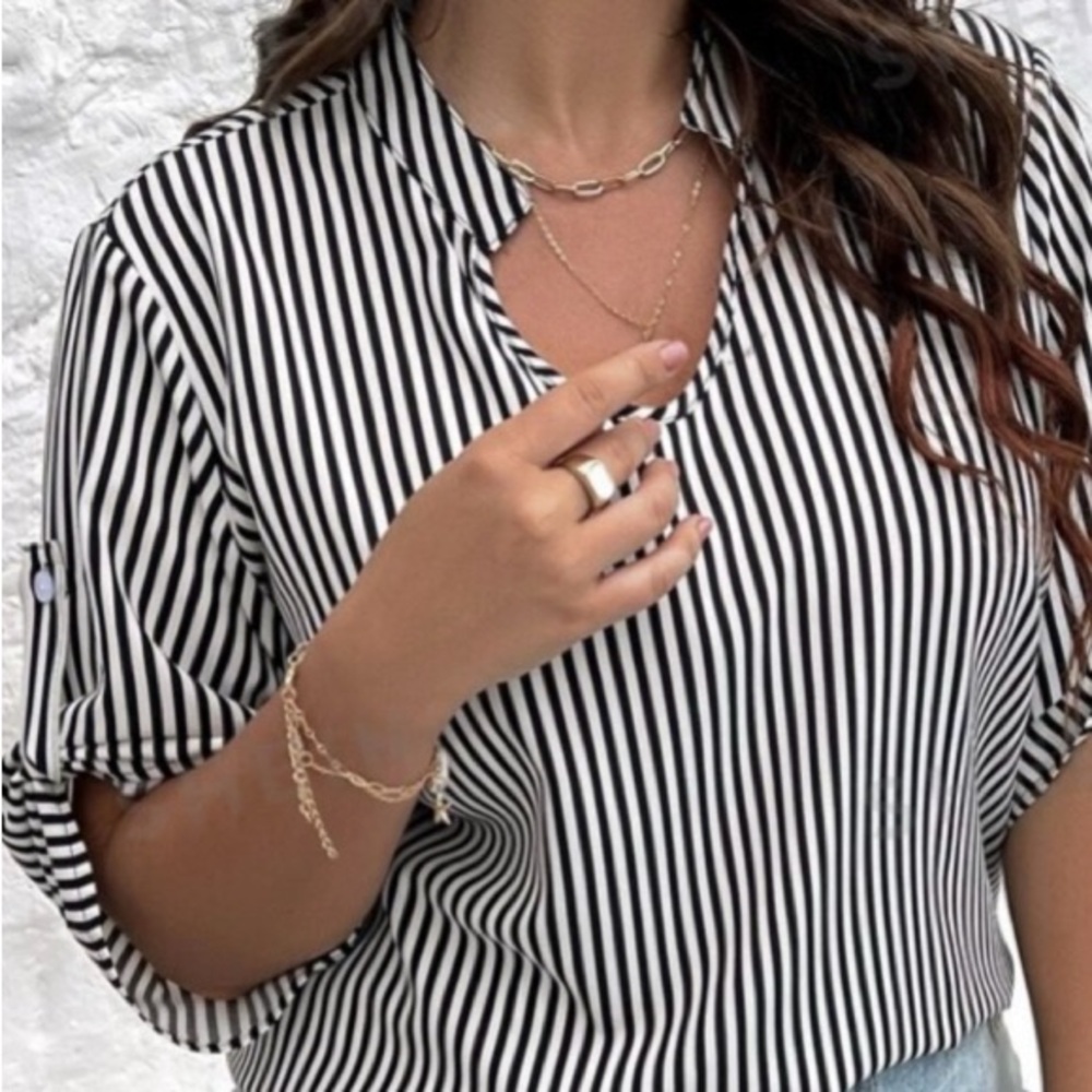 SHEIN Black and White Boxy Blouse with Mandarin Collar